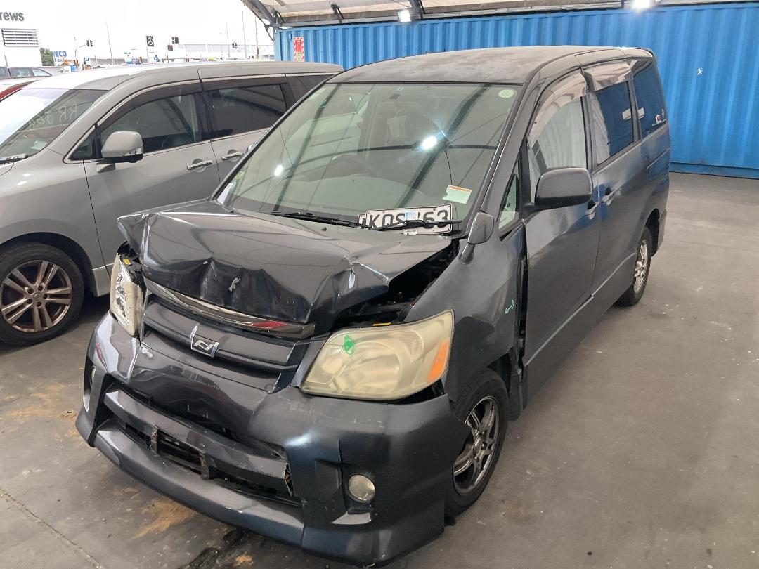 Photo '5' of Toyota Noah