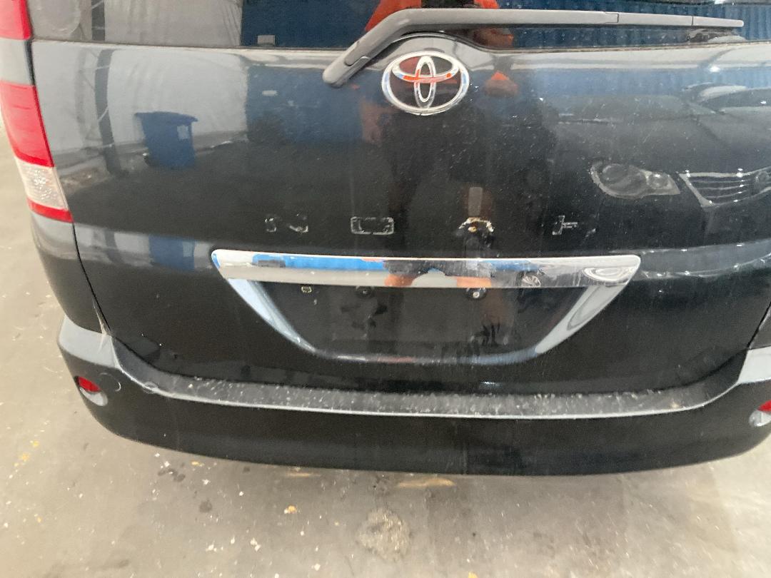 Photo '13' of Toyota Noah