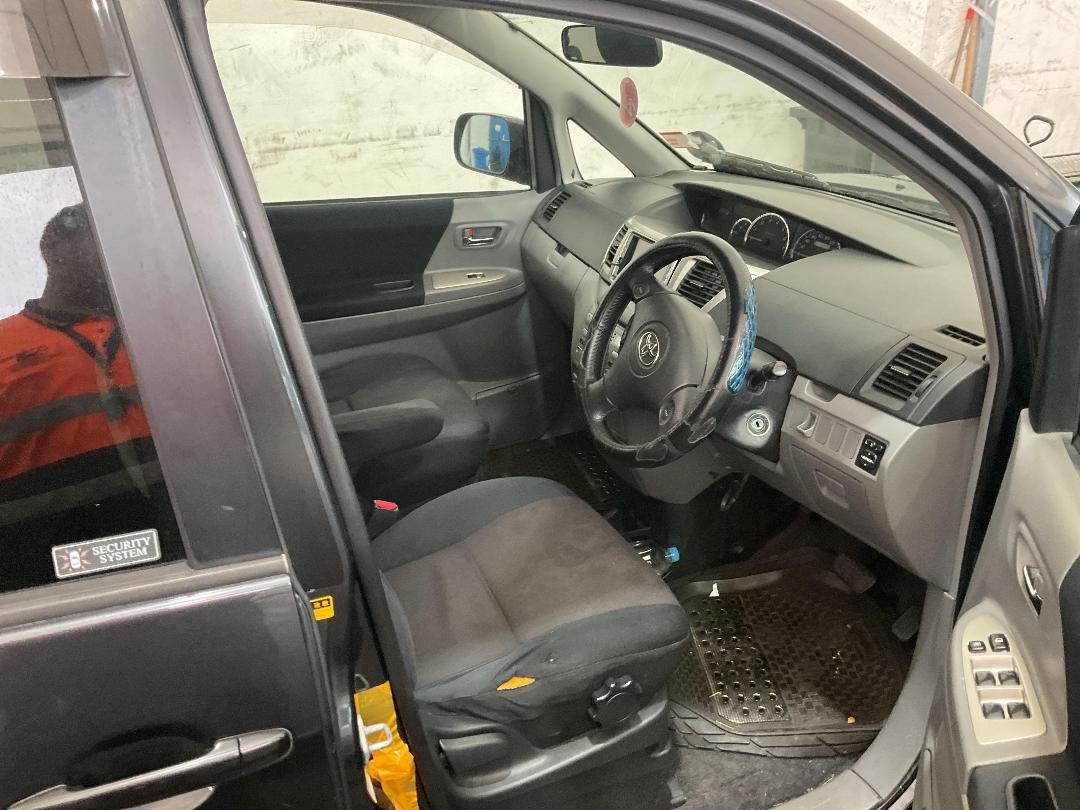 Photo '21' of Toyota Noah