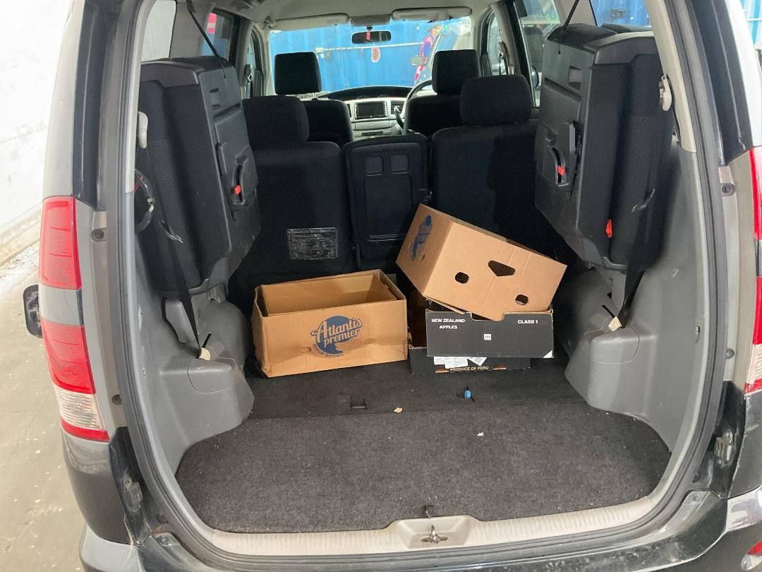 Photo '24' of Toyota Noah