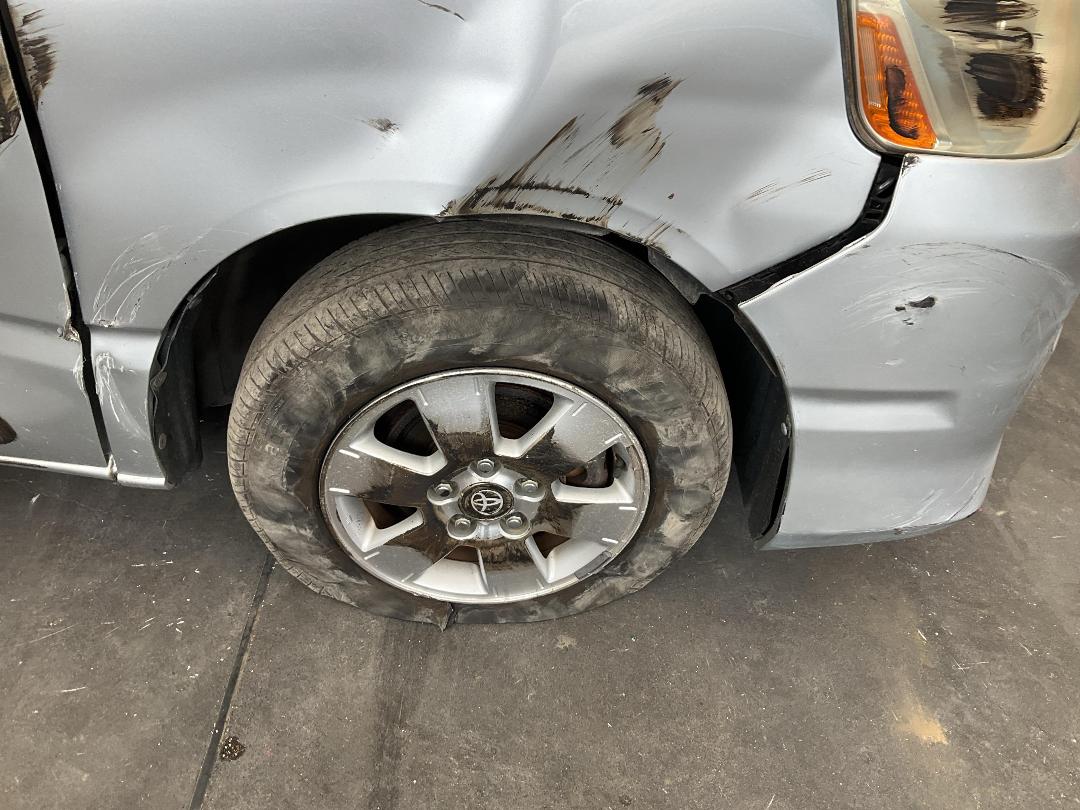 Photo '2' of Toyota Noah Photo '2' of Toyota Noah