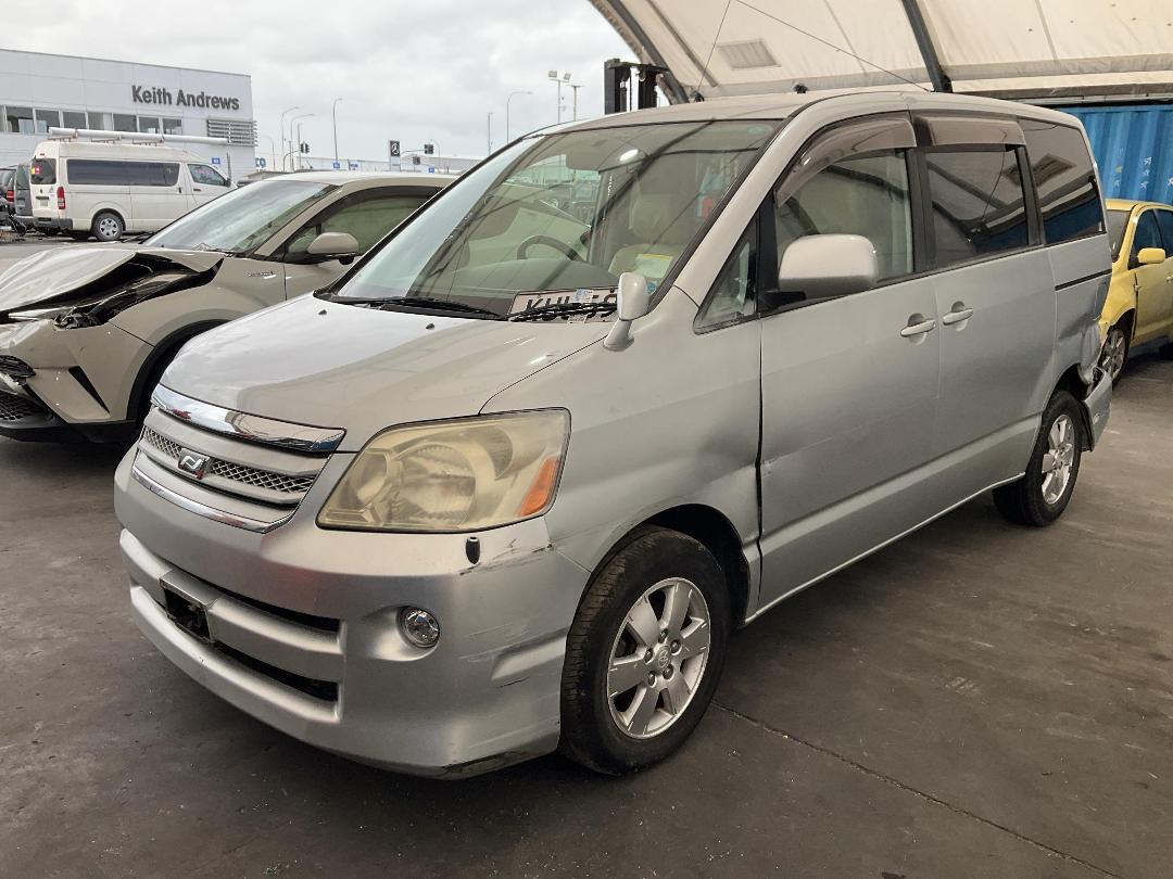 Photo '7' of Toyota Noah Photo '7' of Toyota Noah