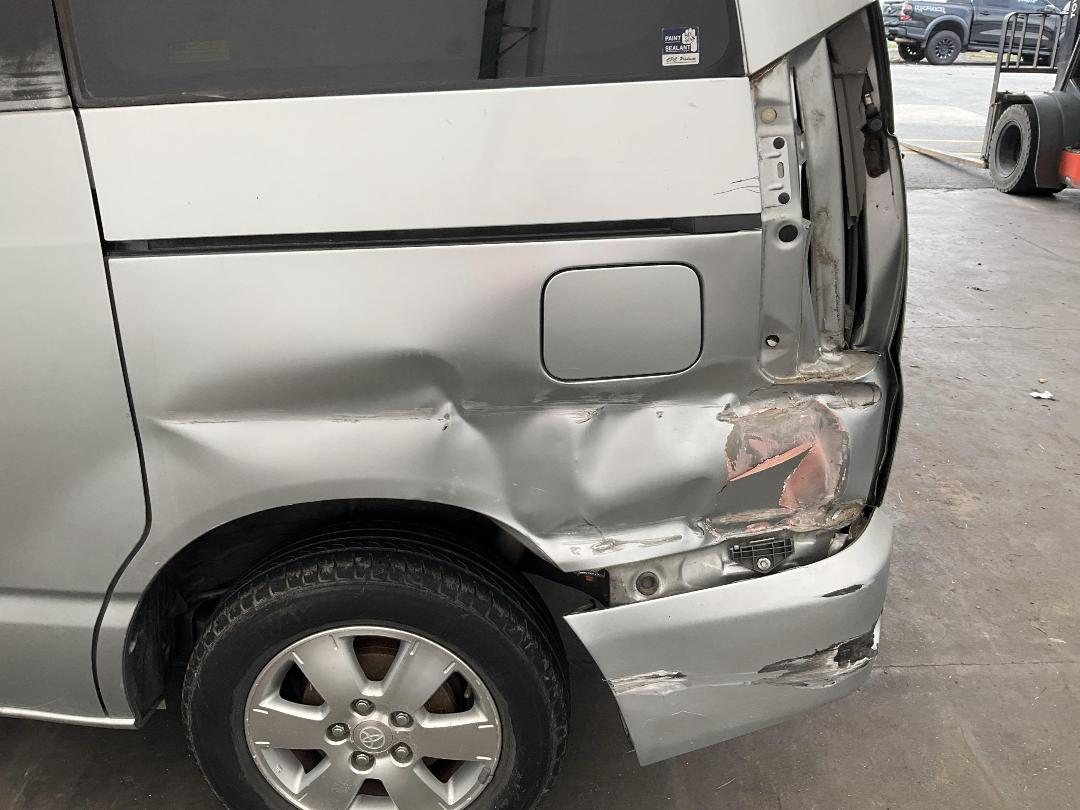 Photo '12' of Toyota Noah Photo '12' of Toyota Noah