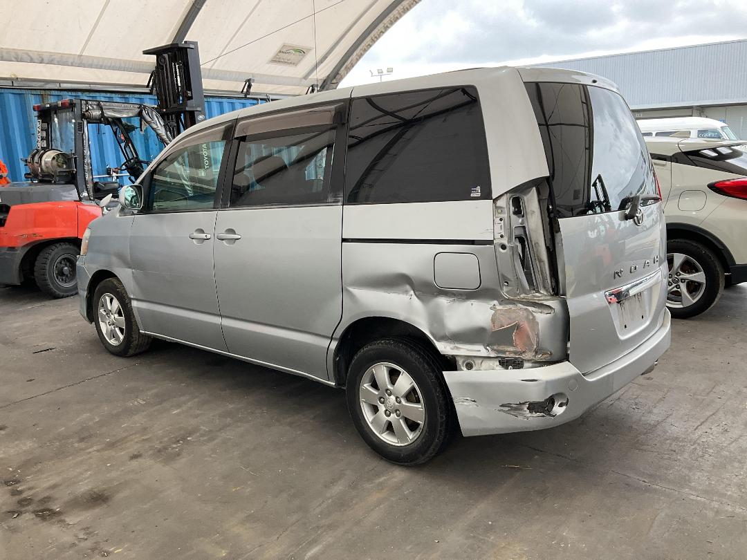 Photo '14' of Toyota Noah Photo '14' of Toyota Noah