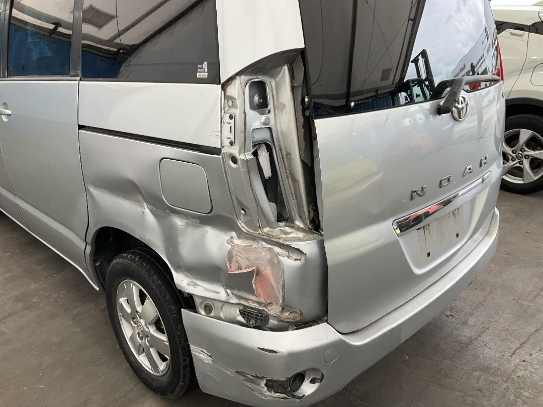 Photo '15' of Toyota Noah Photo '15' of Toyota Noah