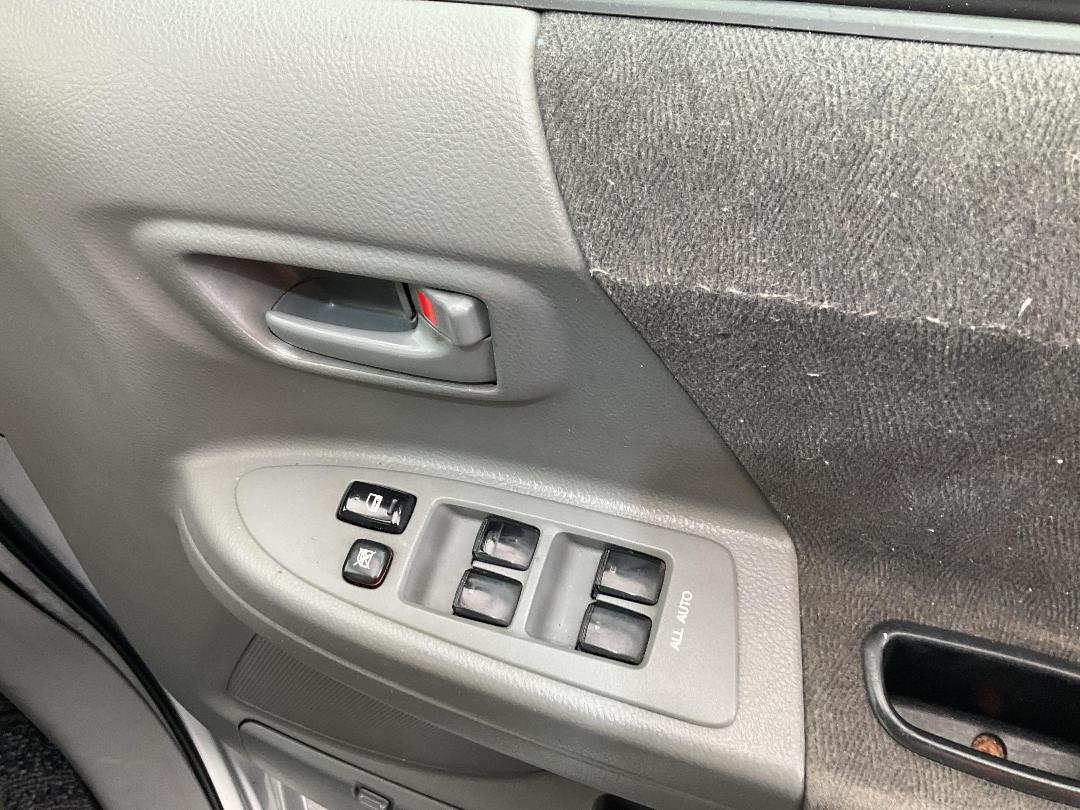 Photo '29' of Toyota Noah Photo '29' of Toyota Noah