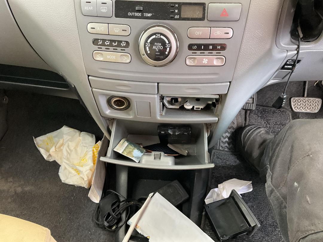 Photo '31' of Toyota Noah Photo '31' of Toyota Noah