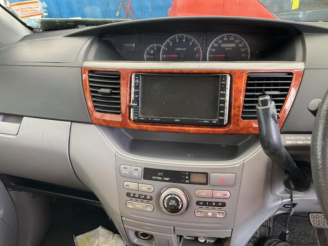 Photo '30' of Toyota Noah Photo '30' of Toyota Noah