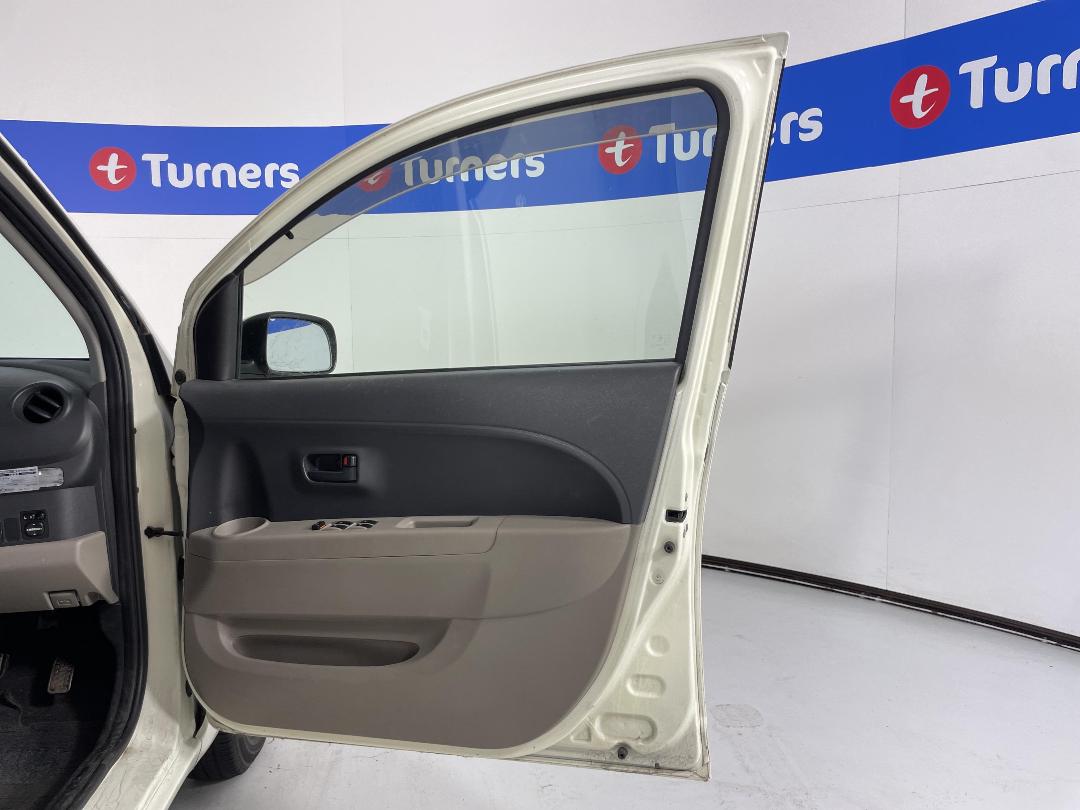 Photo '15' of Toyota Passo