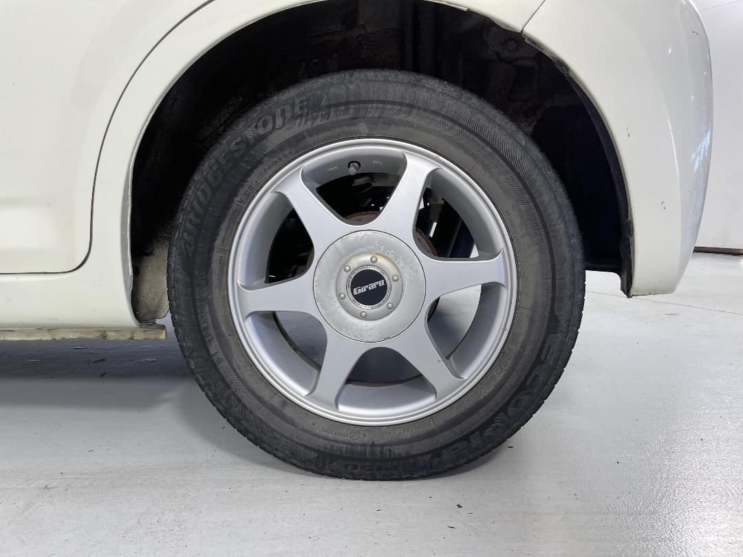 Photo '11' of Toyota Passo