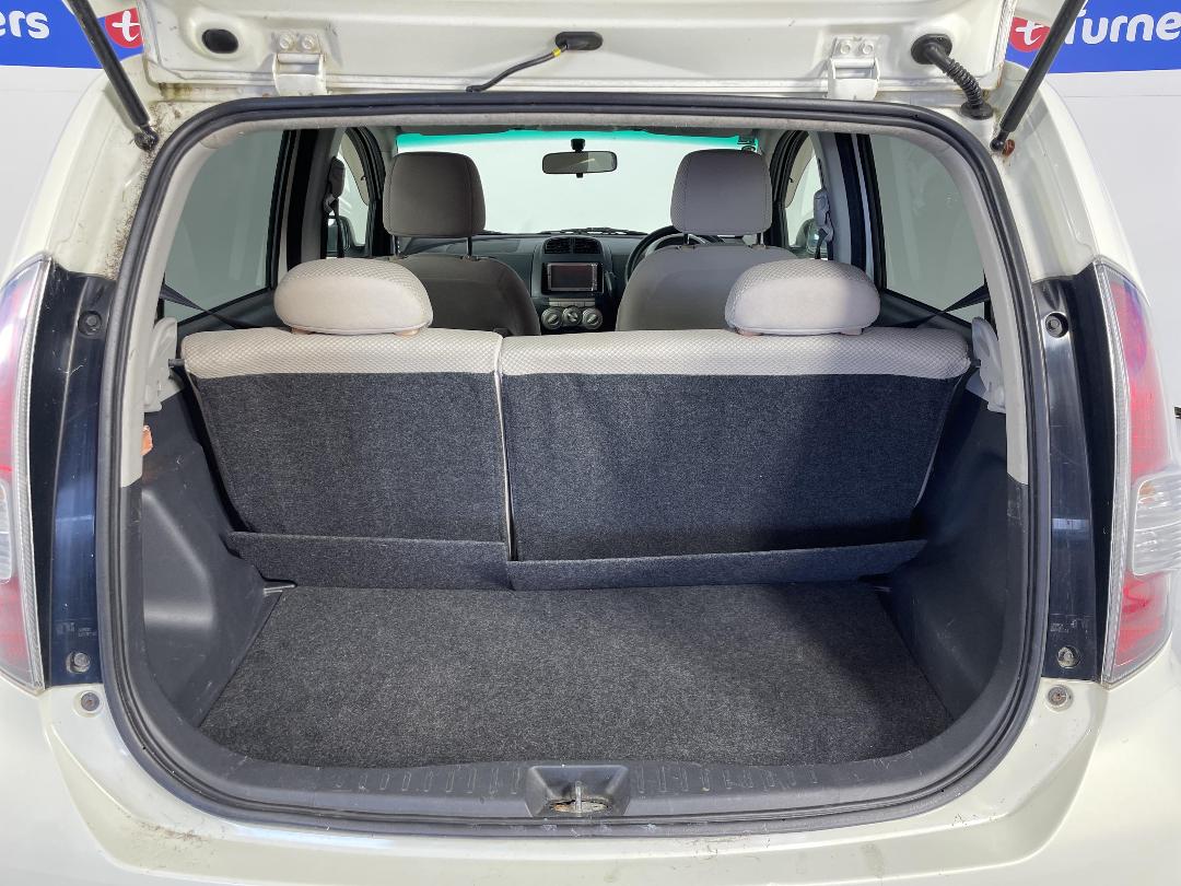 Photo '14' of Toyota Passo