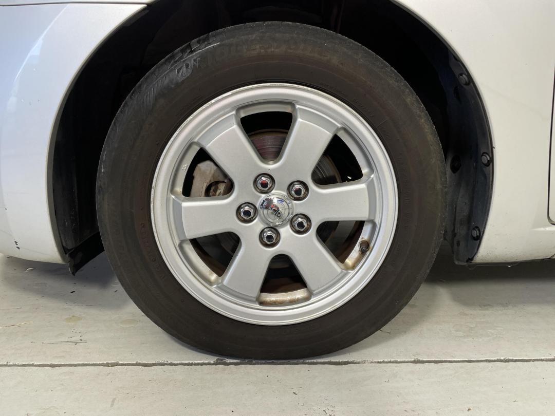 Photo '8' of Toyota Prius H5 E