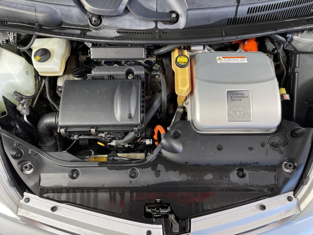 Photo '11' of Toyota Prius H5 E