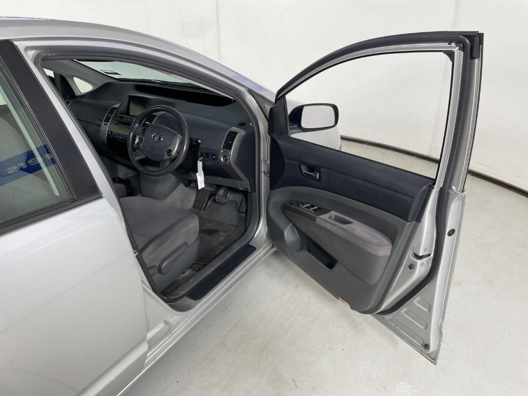 Photo '13' of Toyota Prius H5 E