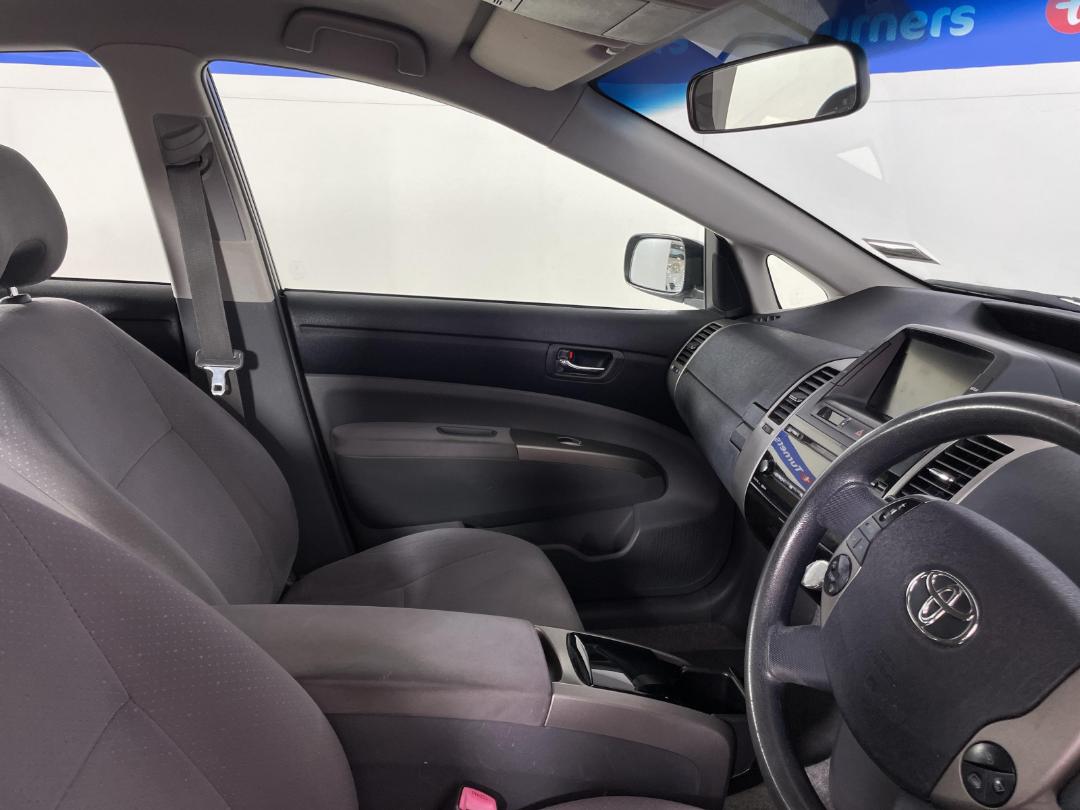 Photo '14' of Toyota Prius H5 E