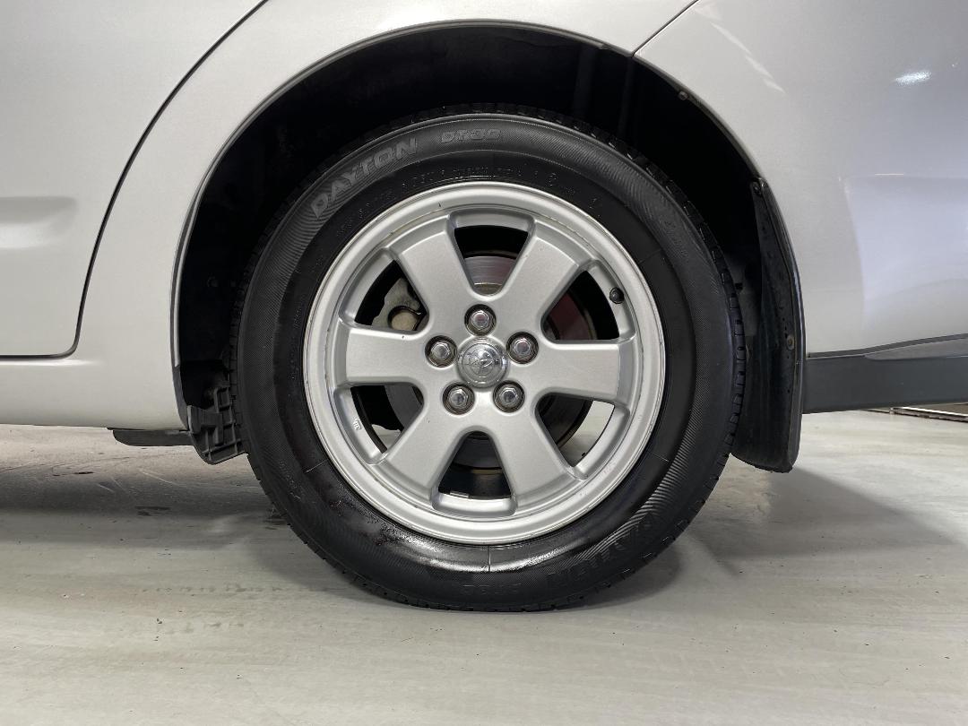 Photo '11' of Toyota Prius