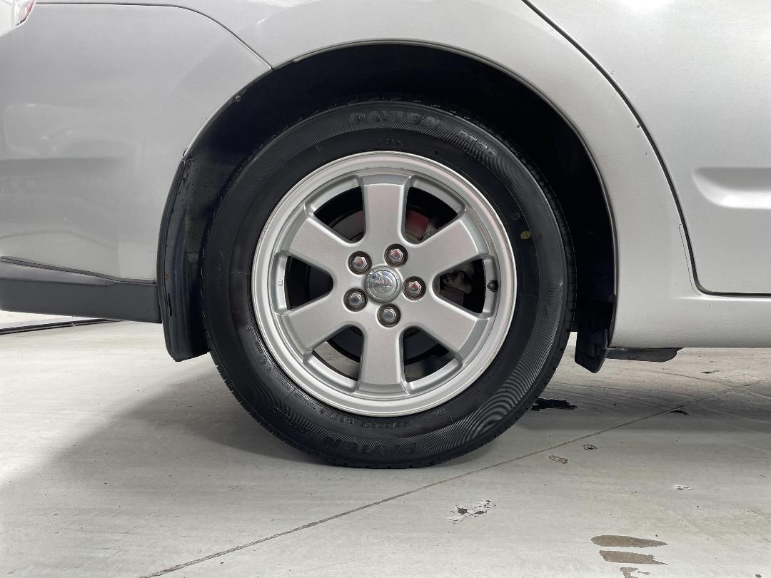 Photo '12' of Toyota Prius