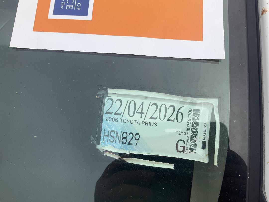 Photo '8' of Toyota Prius