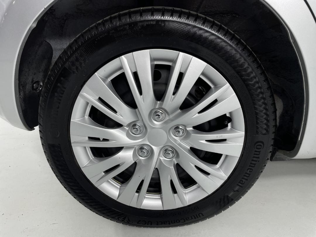 Photo '12' of Toyota Ractis