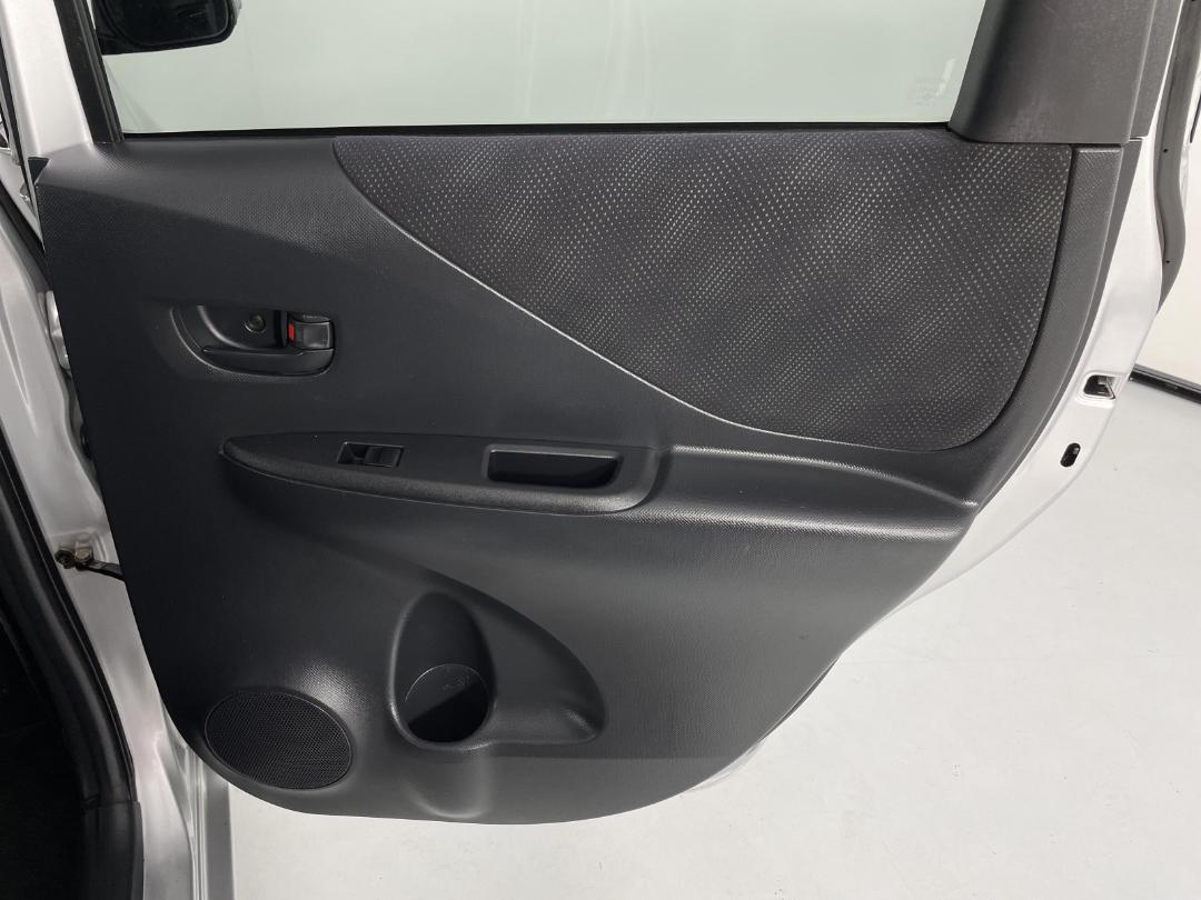 Photo '19' of Toyota Ractis