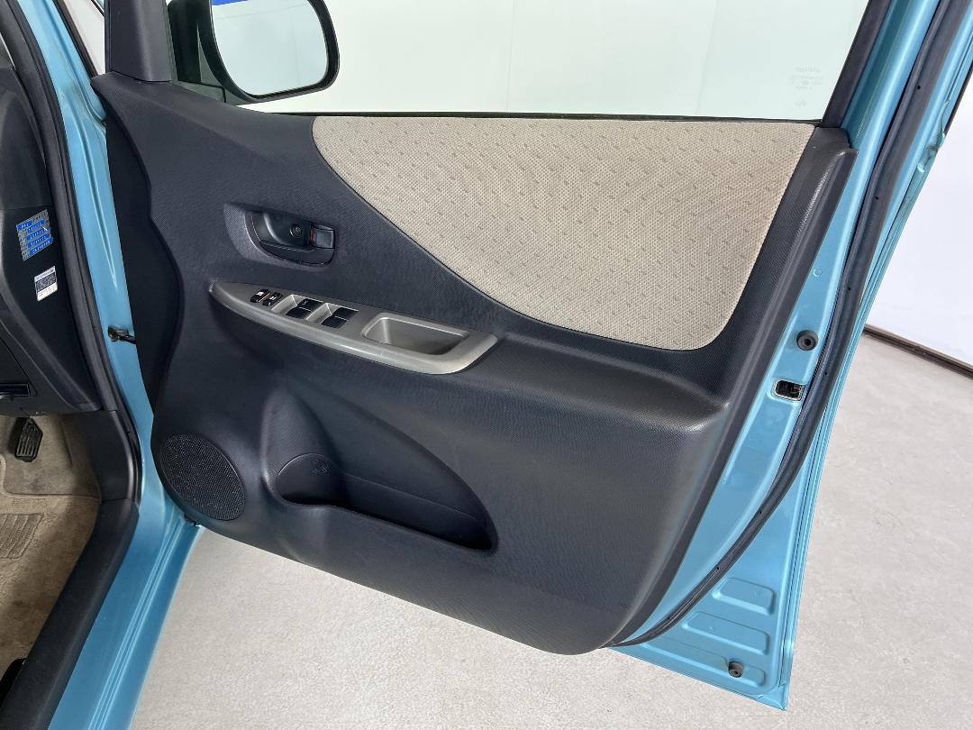 Photo '15' of Toyota Ractis