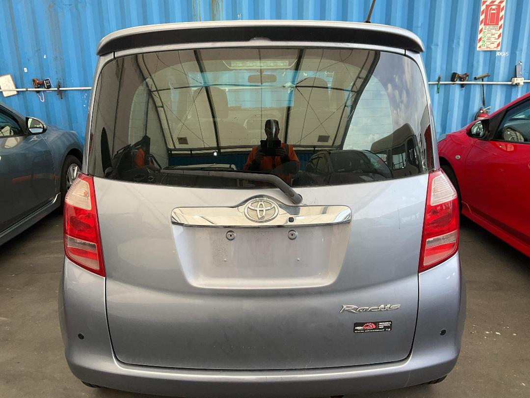 Photo '12' of Toyota Ractis Photo '12' of Toyota Ractis