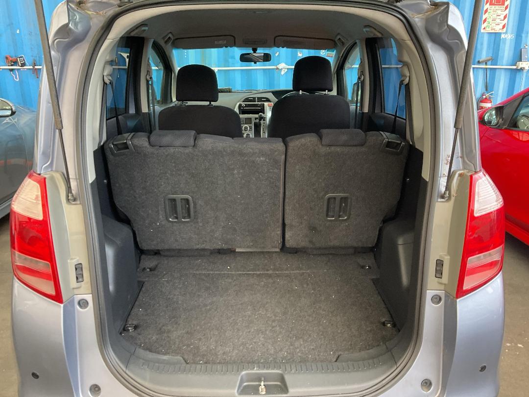 Photo '14' of Toyota Ractis Photo '14' of Toyota Ractis