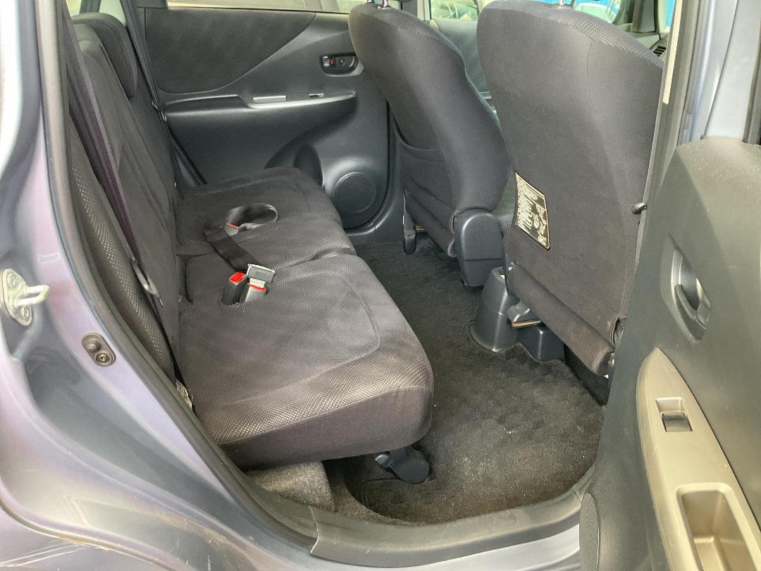 Photo '19' of Toyota Ractis Photo '19' of Toyota Ractis