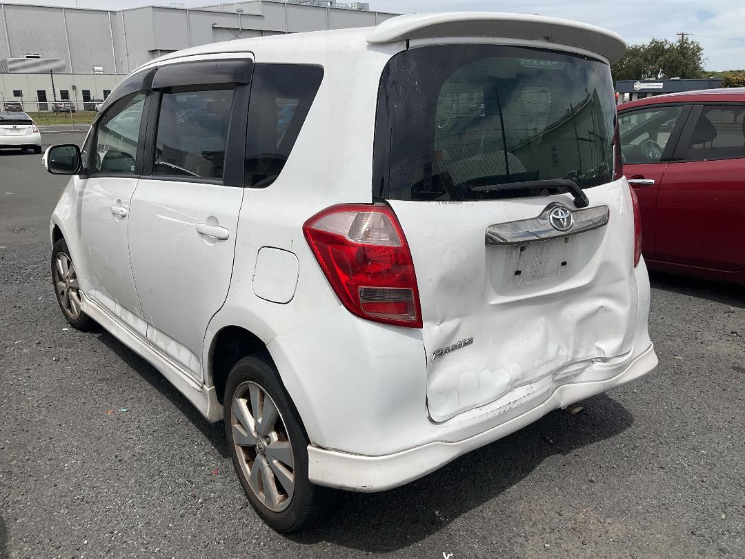 Photo '4' of Toyota Ractis