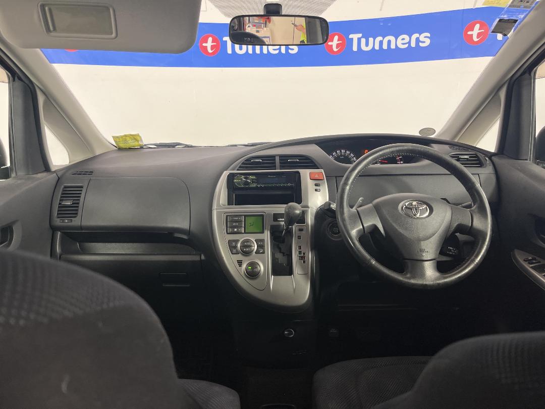 Photo '17' of Toyota Ractis Photo '17' of Toyota Ractis