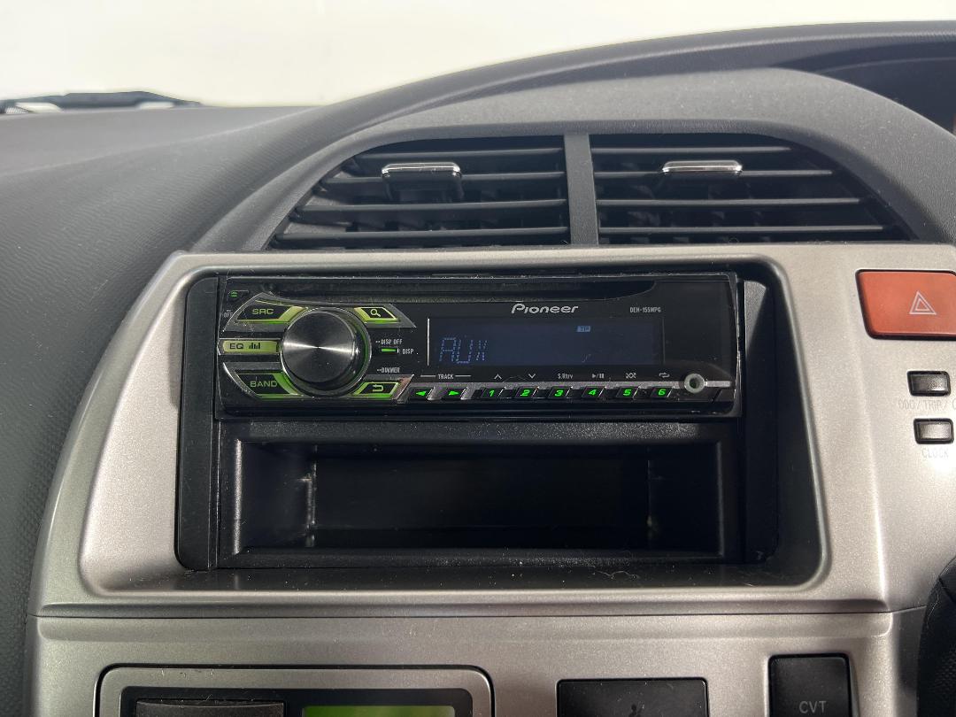 Photo '24' of Toyota Ractis Photo '24' of Toyota Ractis