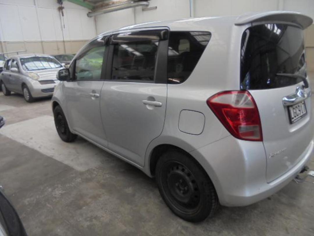 Photo '4' of Toyota Ractis