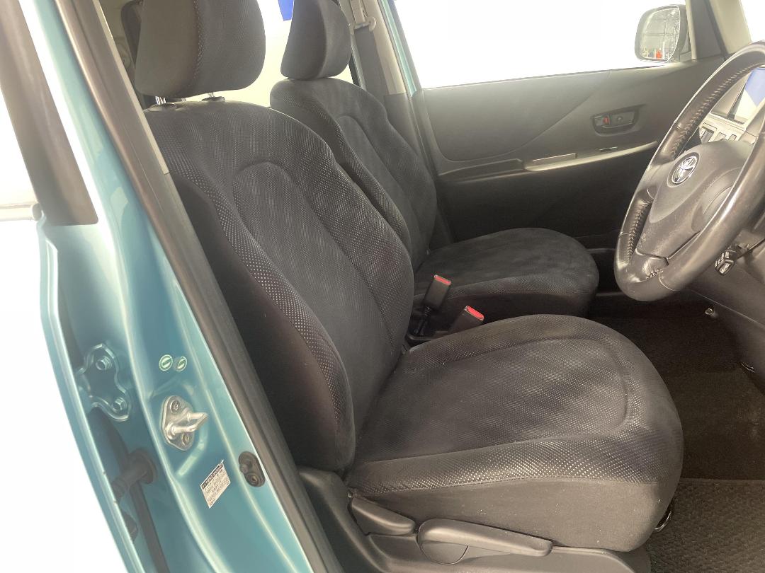 Photo '16' of Toyota Ractis