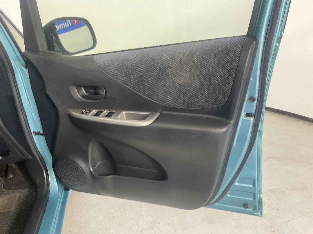 Photo '15' of Toyota Ractis