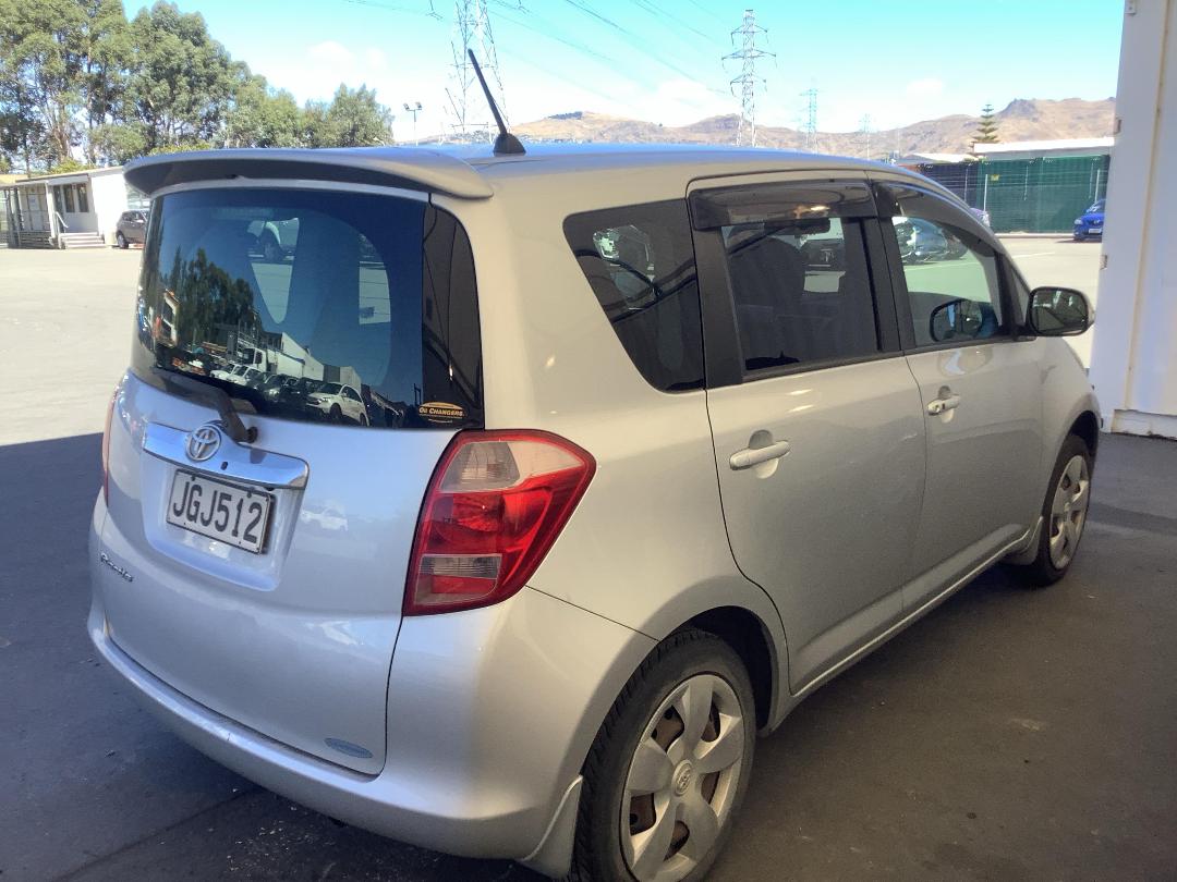 Photo '7' of Toyota Ractis