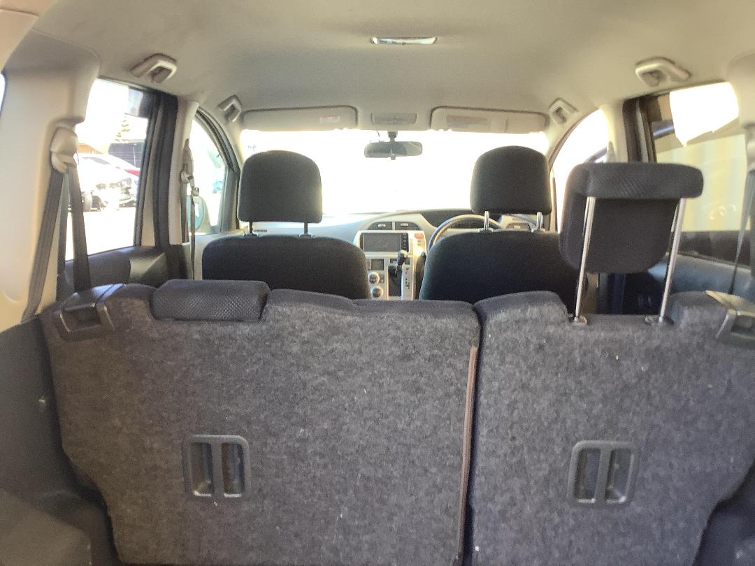 Photo '10' of Toyota Ractis