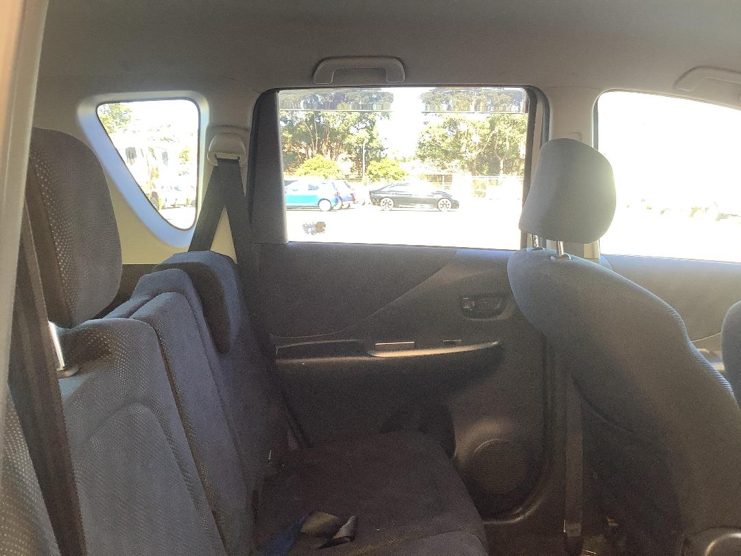 Photo '12' of Toyota Ractis