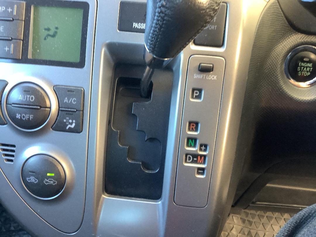 Photo '17' of Toyota Ractis