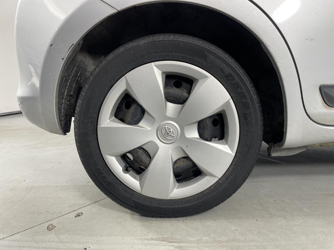 Photo '12' of Toyota Ractis