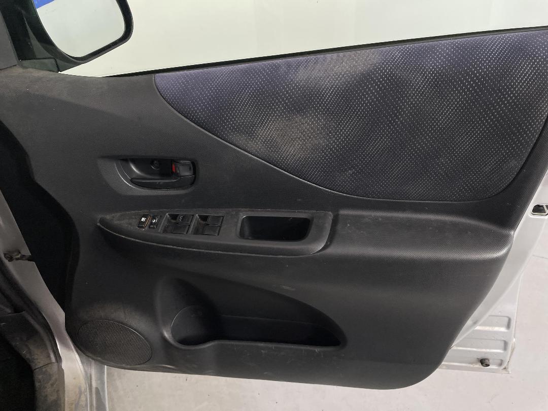 Photo '15' of Toyota Ractis