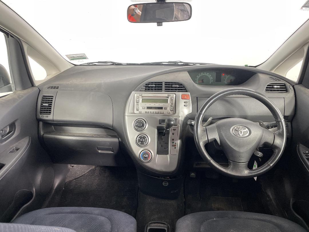 Photo '17' of Toyota Ractis