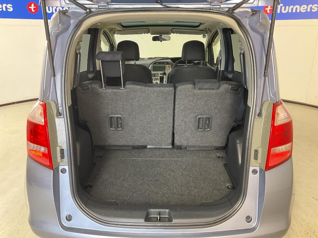 Photo '14' of Toyota Ractis Photo '14' of Toyota Ractis