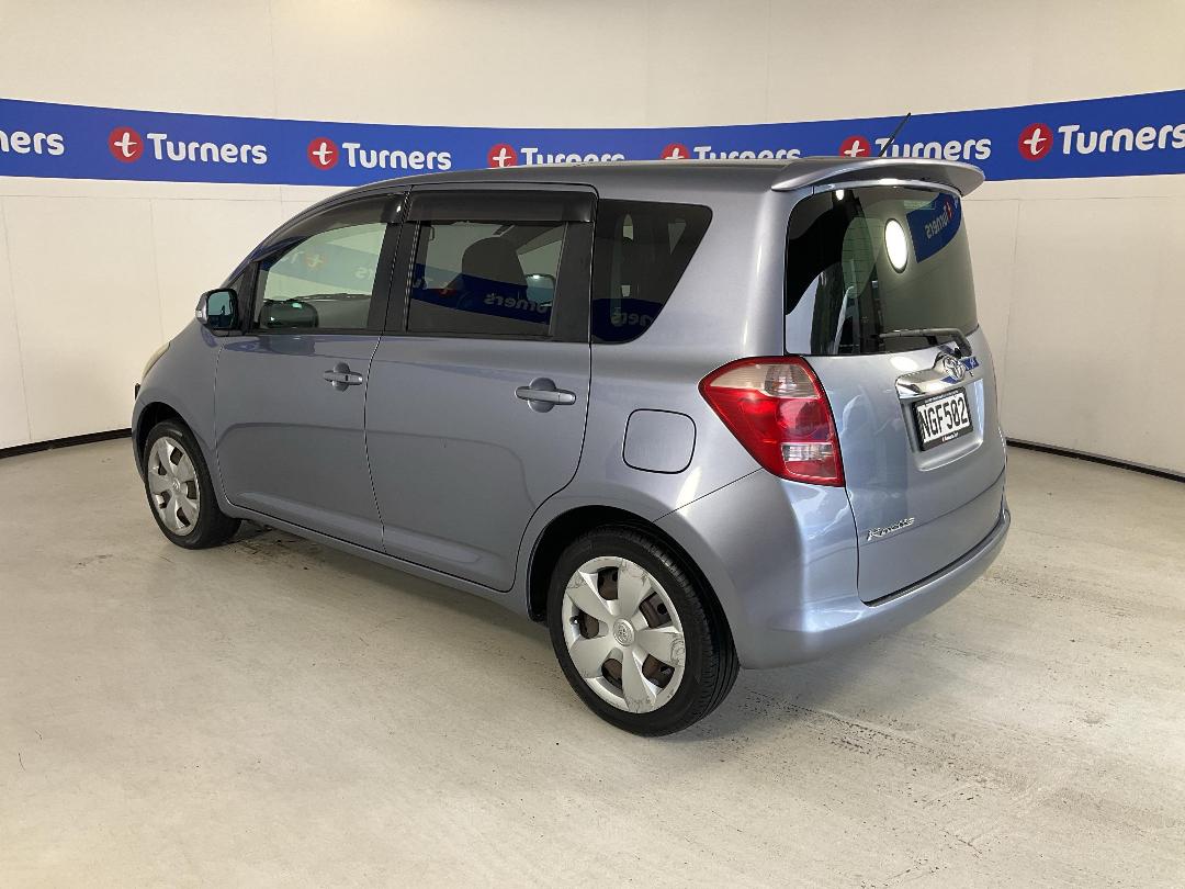 Photo '5' of Toyota Ractis Photo '5' of Toyota Ractis