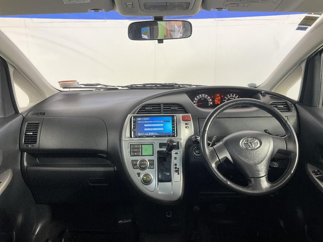 Photo '17' of Toyota Ractis Photo '17' of Toyota Ractis