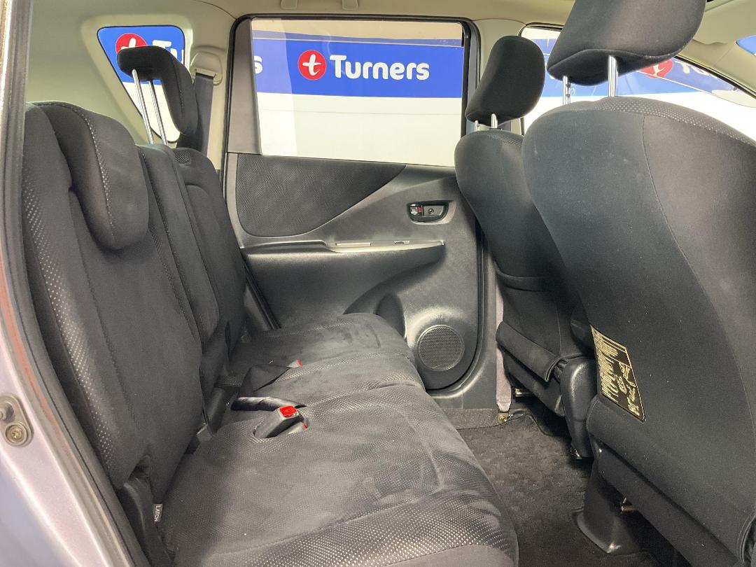 Photo '20' of Toyota Ractis Photo '20' of Toyota Ractis