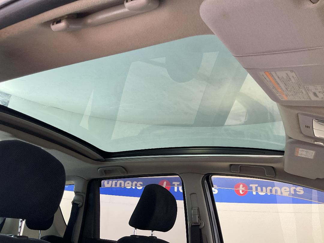 Photo '32' of Toyota Ractis Photo '32' of Toyota Ractis