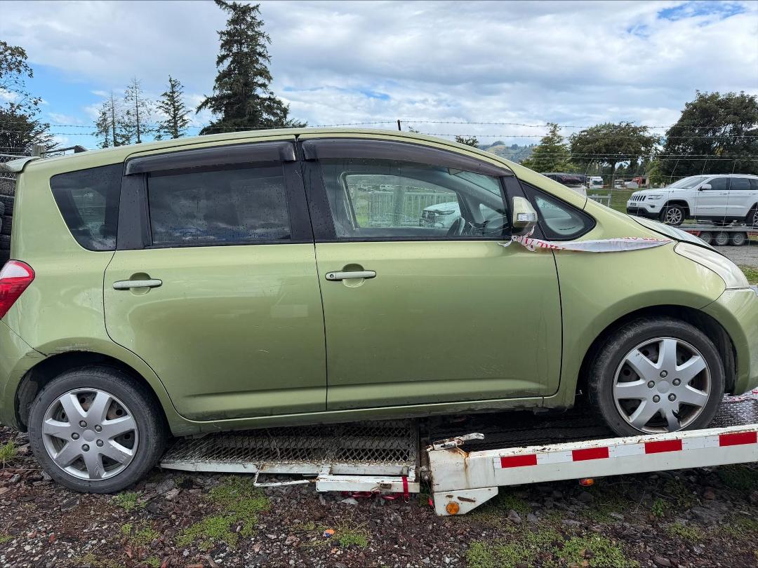 Photo '2' of Toyota Ractis