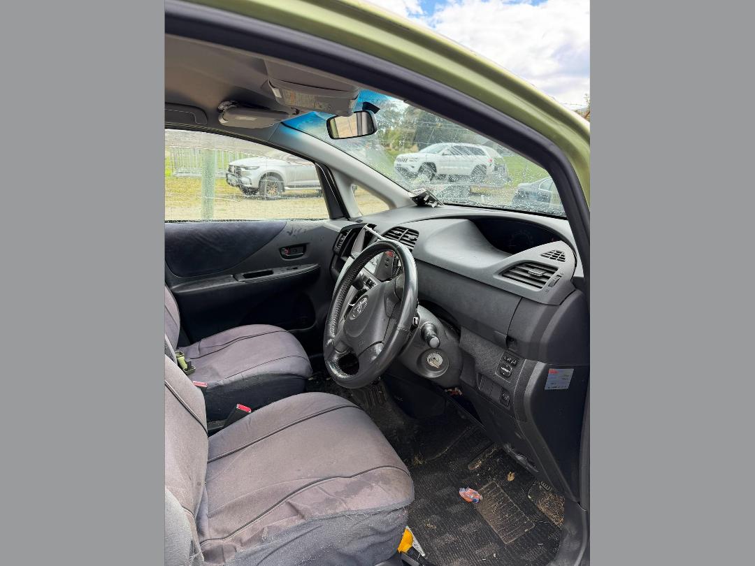 Photo '8' of Toyota Ractis