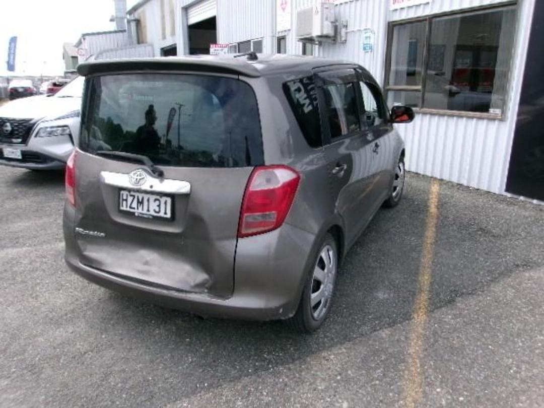 Photo '5' of Toyota Ractis