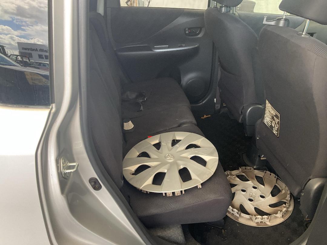 Photo '7' of Toyota Ractis